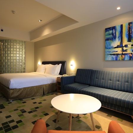 Holiday Inn Express Zhangjiakou Park View, An Ihg Hotel Екстериор снимка