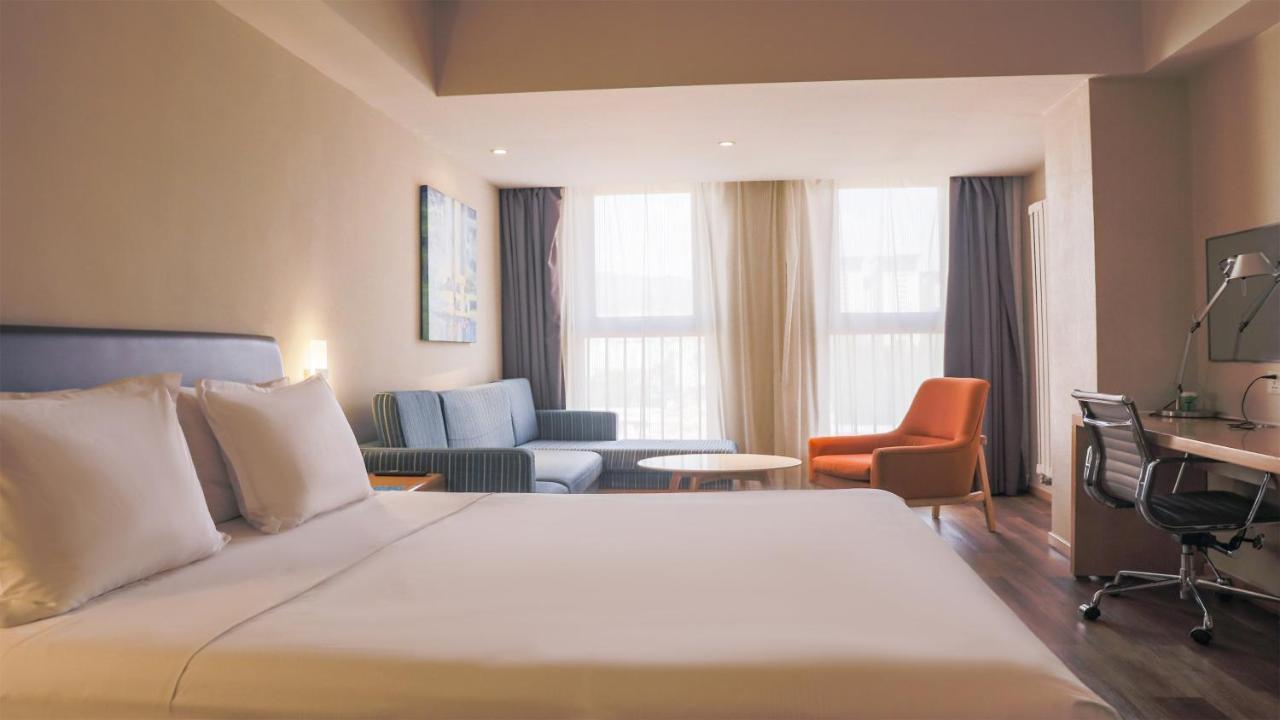 Holiday Inn Express Zhangjiakou Park View, An Ihg Hotel Екстериор снимка