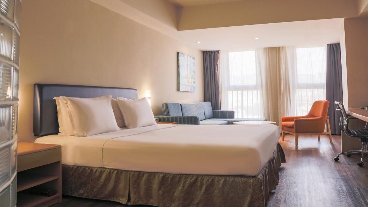 Holiday Inn Express Zhangjiakou Park View, An Ihg Hotel Екстериор снимка